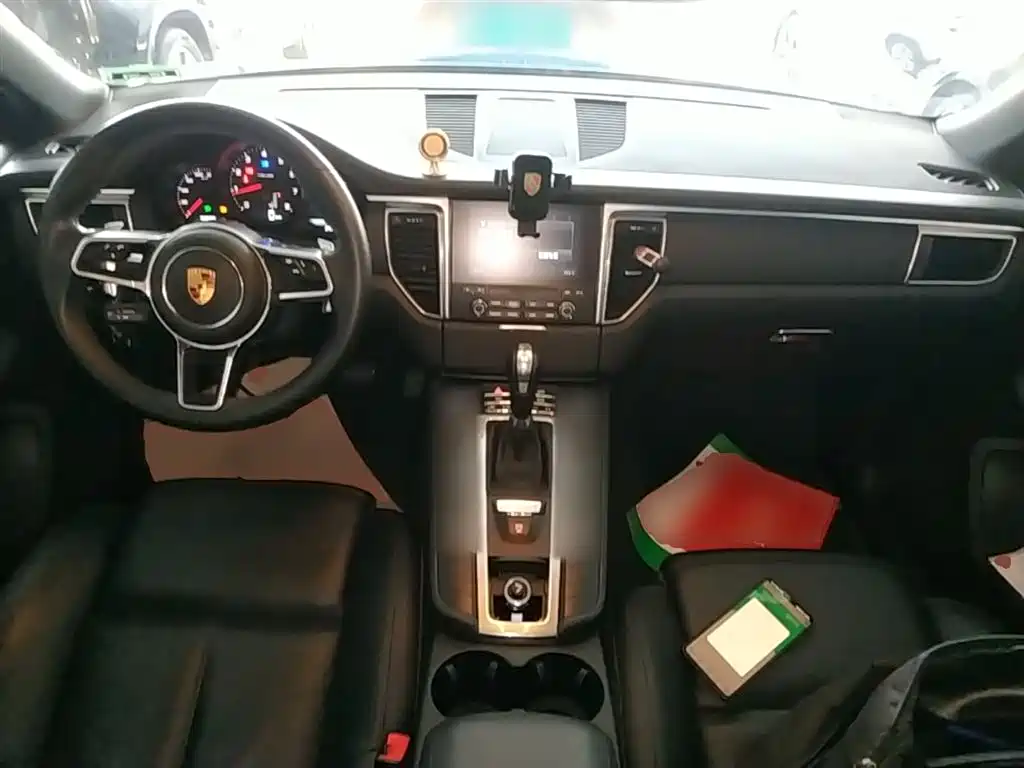 Porsche Macan 2018 — фото 10