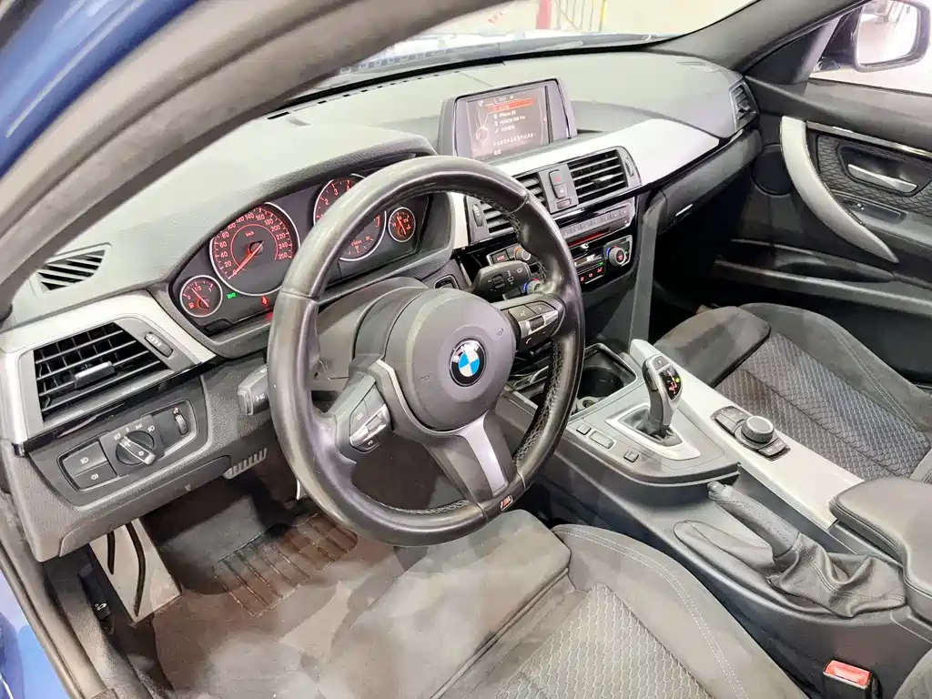 BMW 3 Series 2017 — фото 9