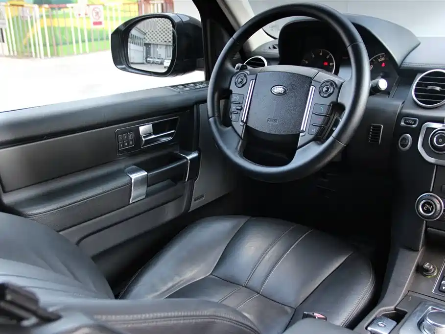 Land Rover Discovery 2015 — фото 13