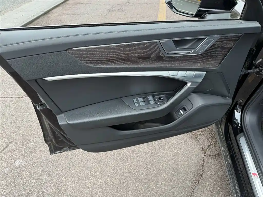 Audi A6L 2023