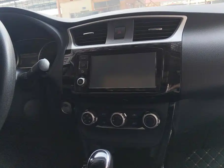 Nissan Sylphy 2017 — фото 13