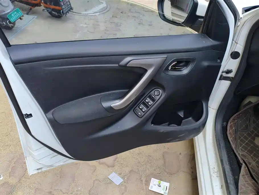 Peugeot 301 2014