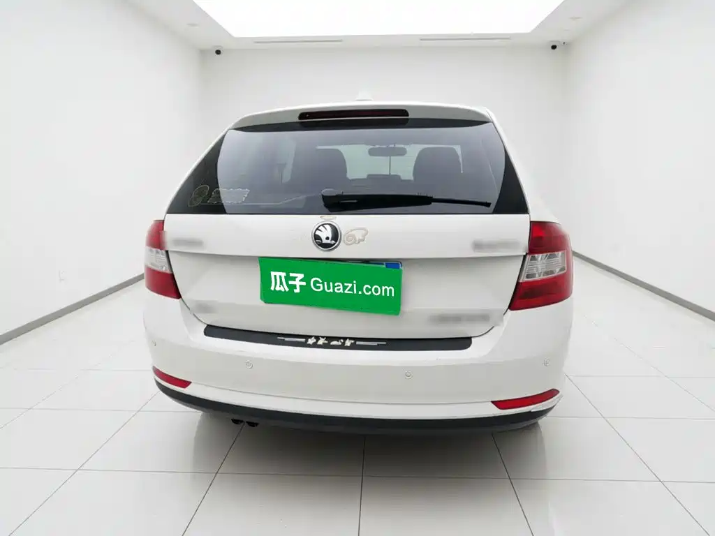 Skoda Rapid Spaceback 2016 — фото 5