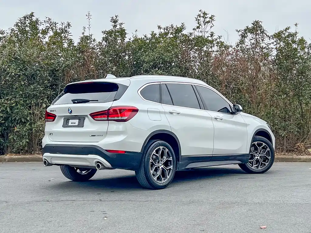 BMW X1 2021 — фото 4