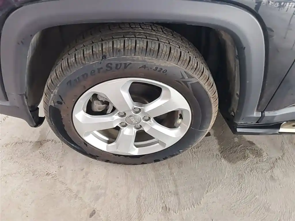 Jeep Compass 2018 — фото 23