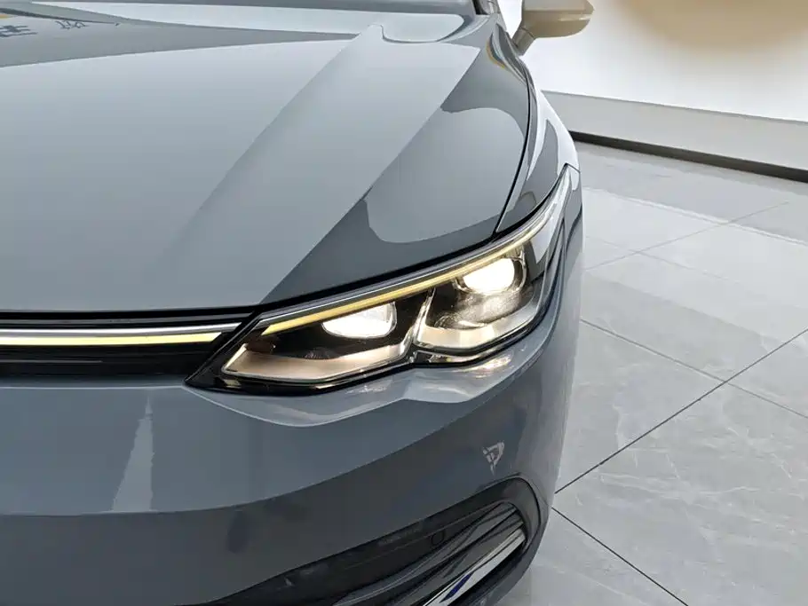 Volkswagen Golf 2021