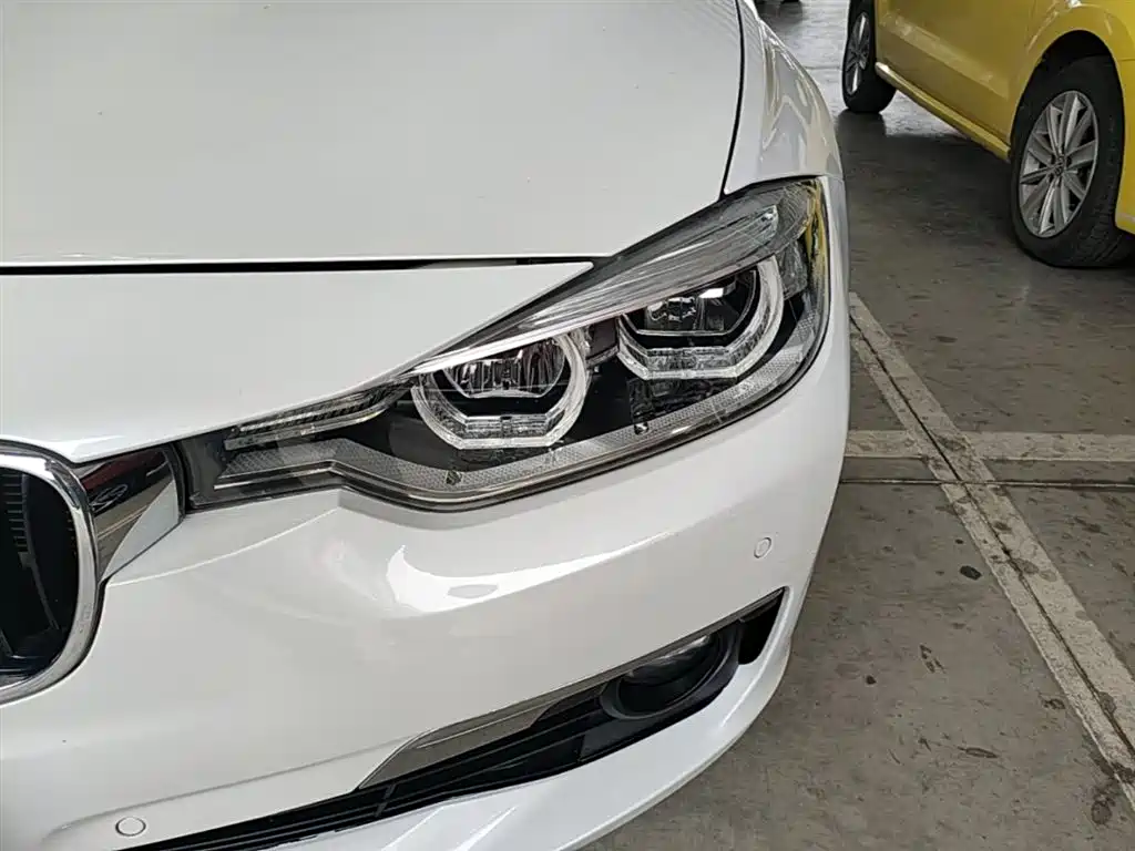 BMW 3 Series 2017 — фото 24