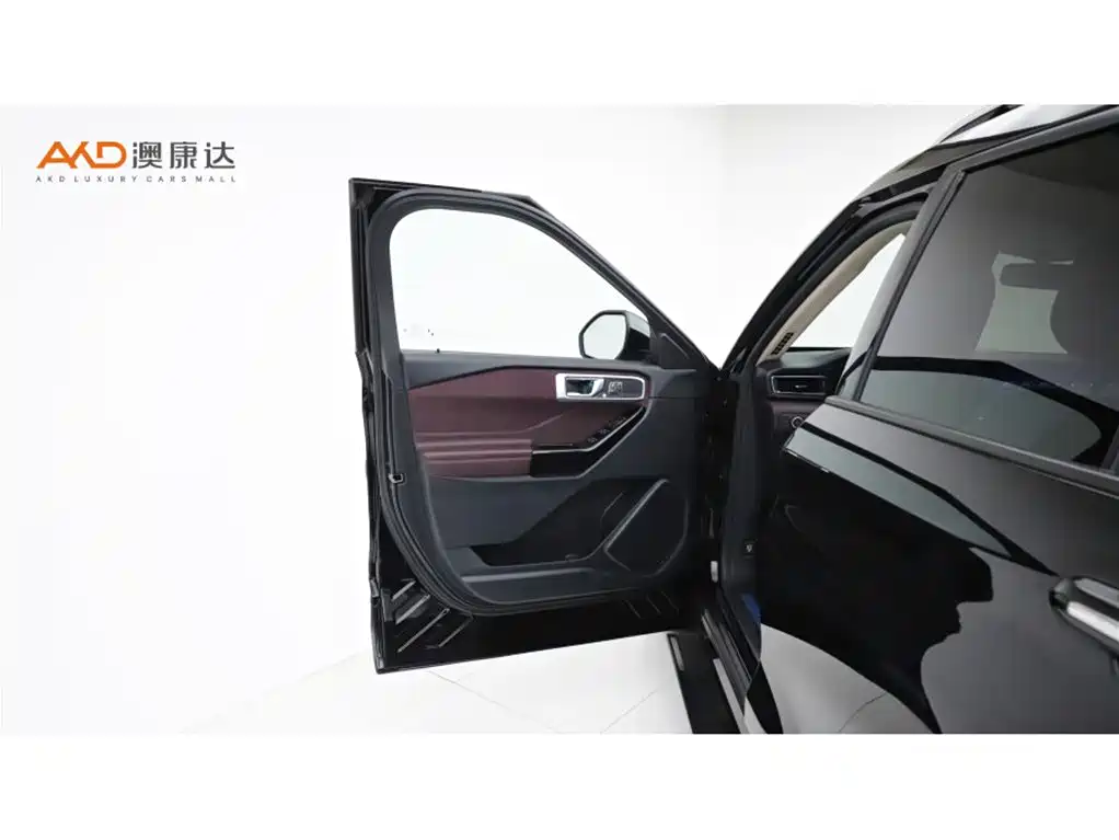Ford Explorer 2024 — фото 11