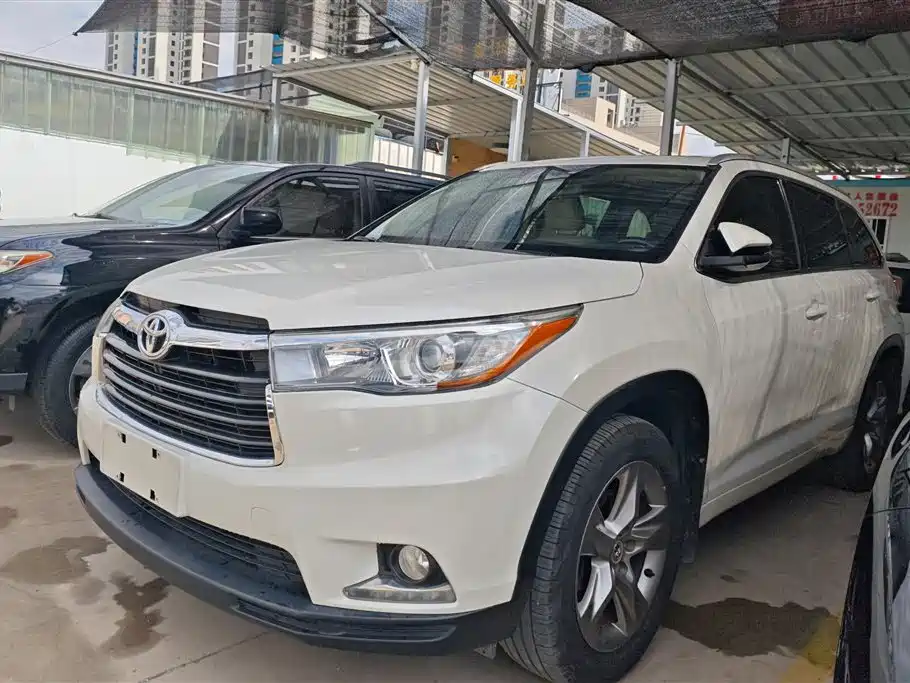 Toyota Highlander 2016 — фото 1