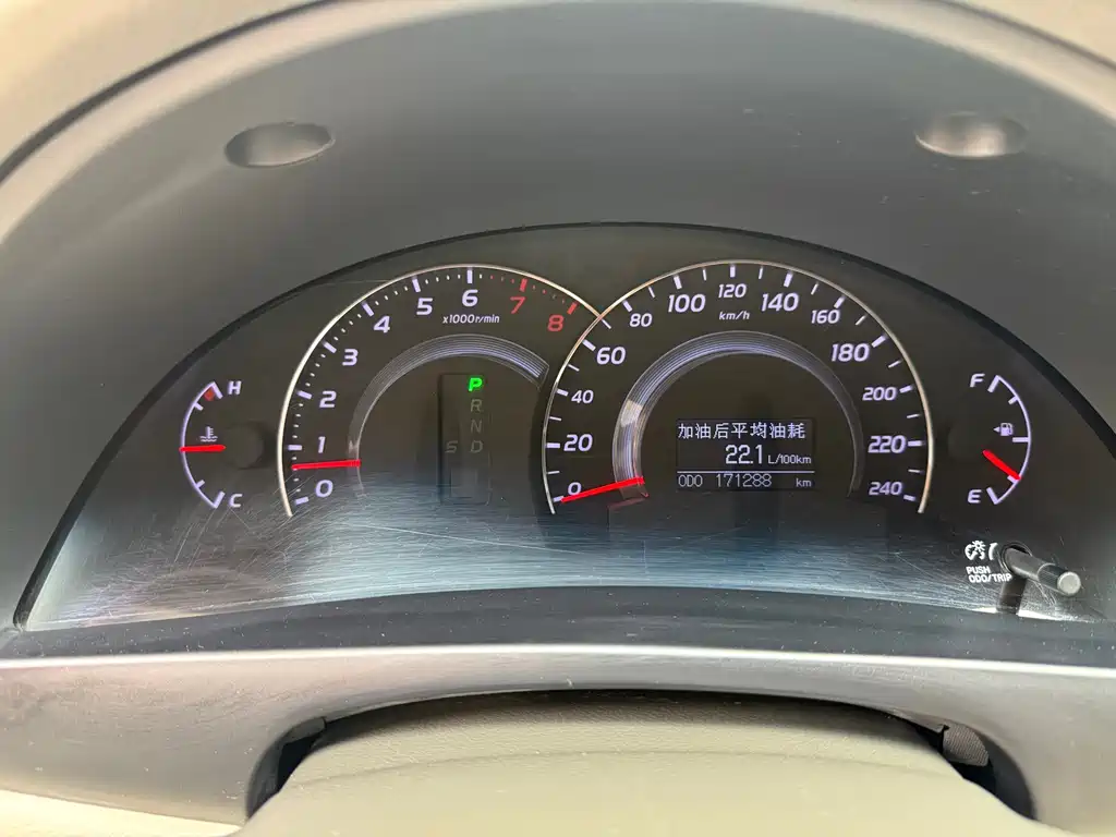 Toyota Camry 2011 — фото 16