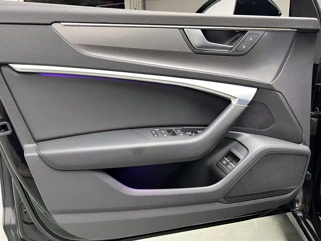 Audi A6L New Energy 2020 — фото 5