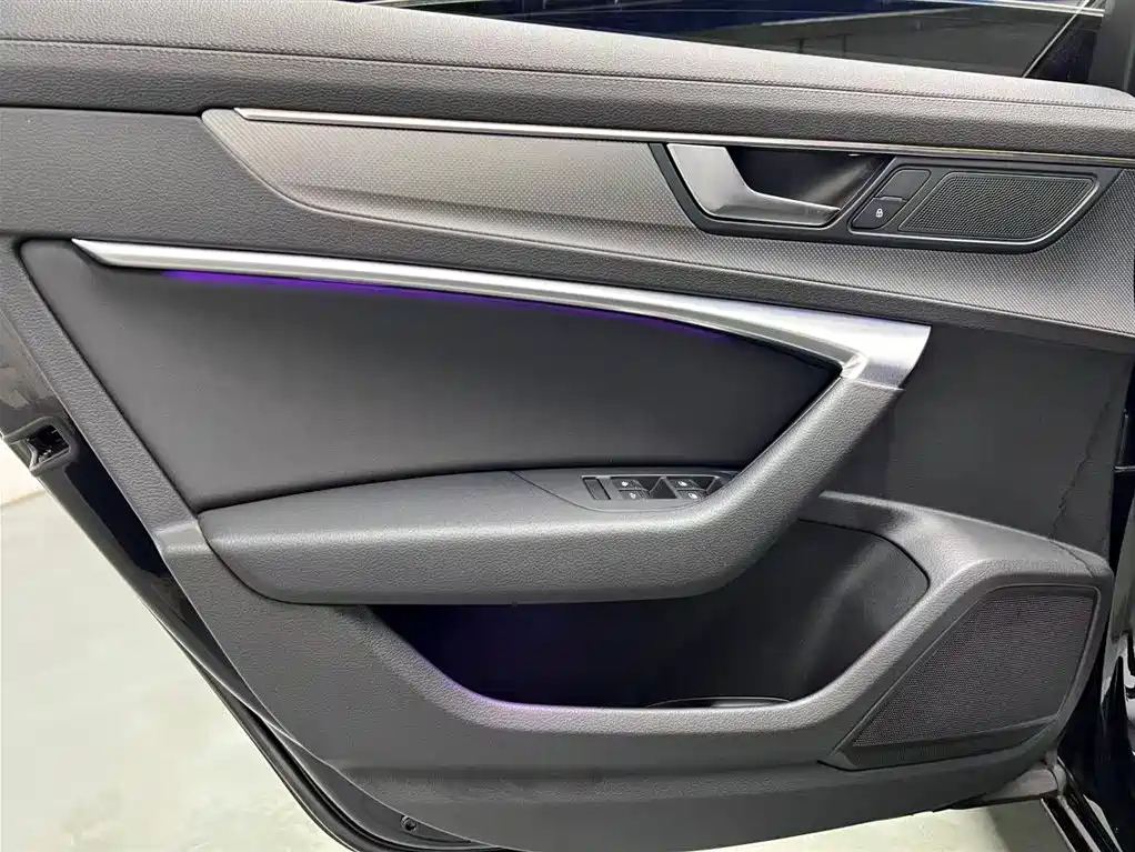 Audi A6L New Energy 2020 — фото 13