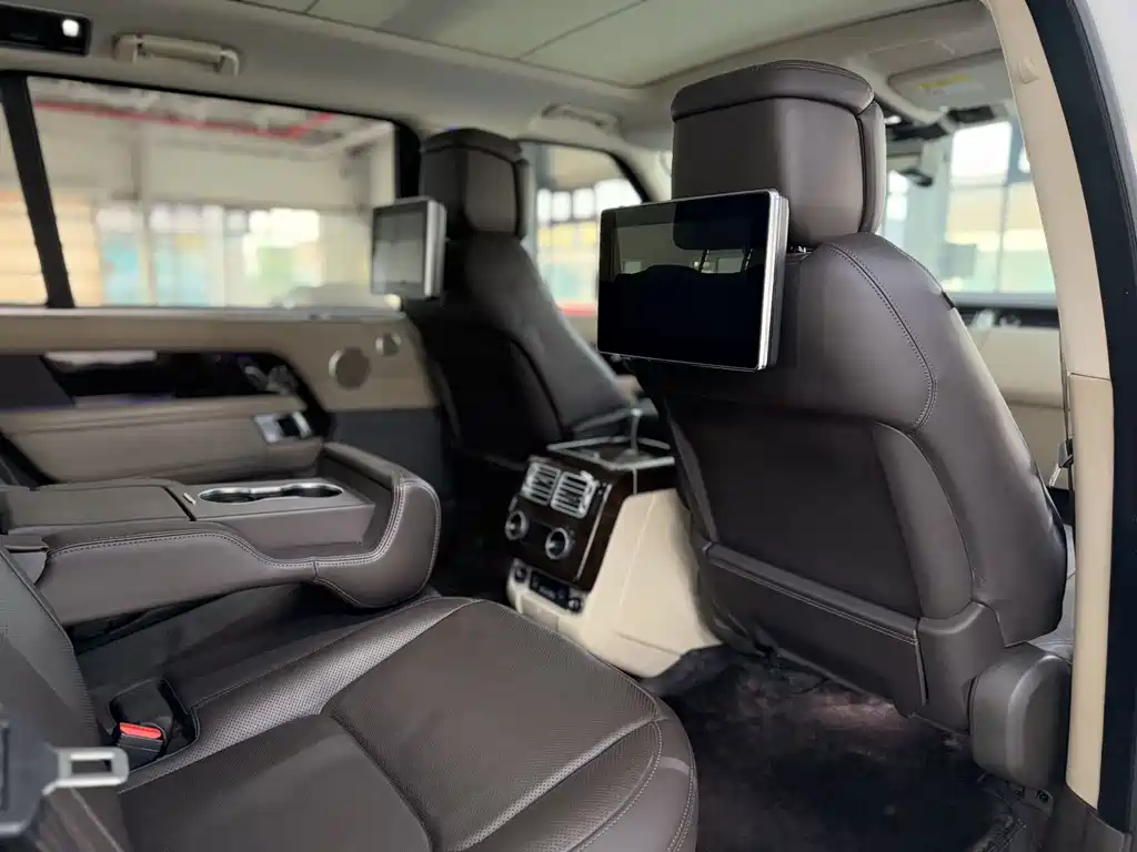 Land Rover Range Rover 2022 — фото 12