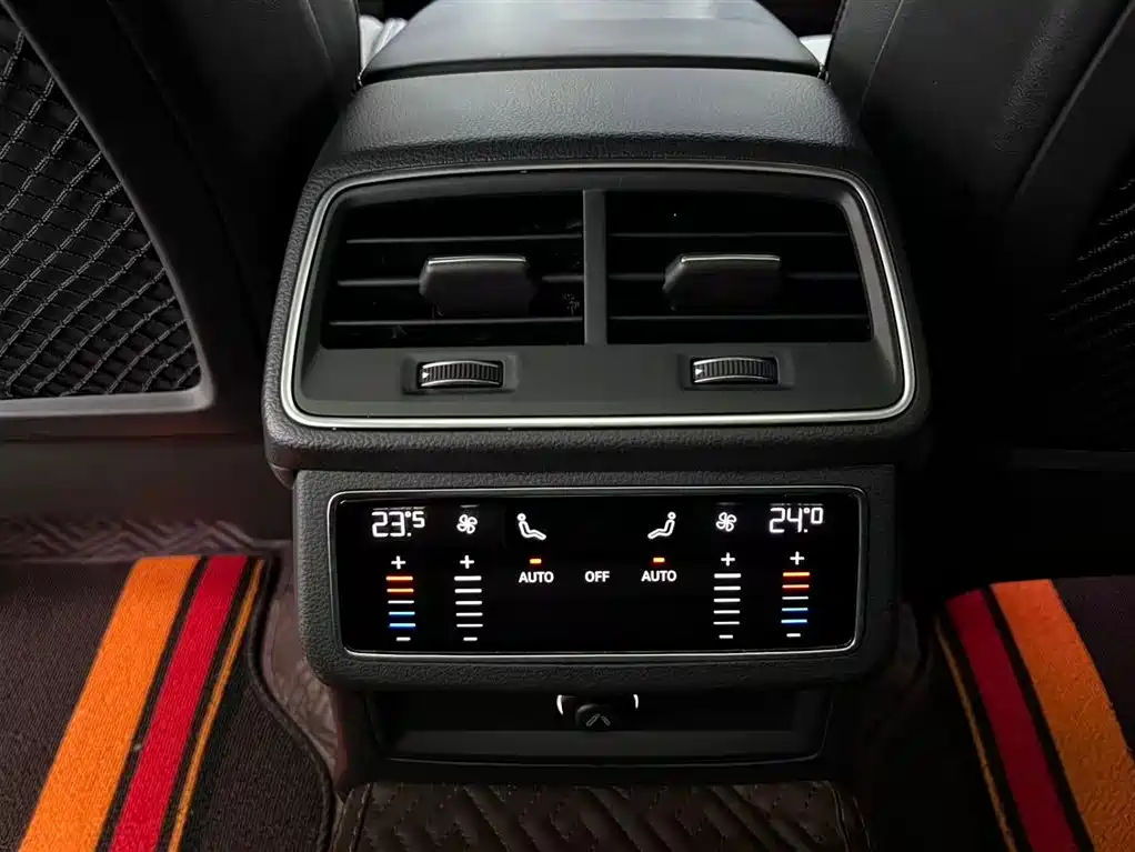 Audi A6L New Energy 2020 — фото 14