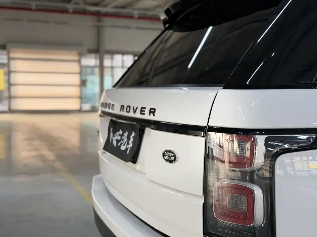Land Rover Range Rover 2022 — фото 22