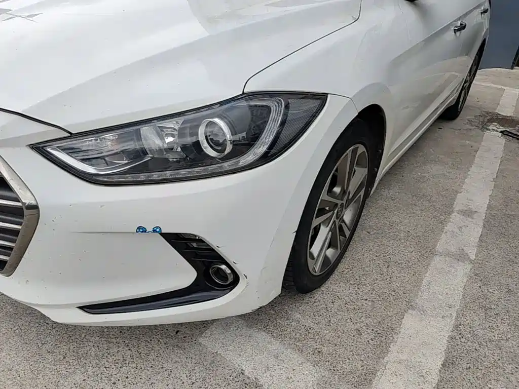 Hyundai Elantra 2018 — фото 24