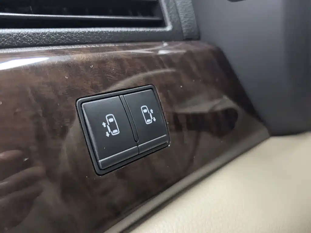 Nissan Quest 2013 — фото 12