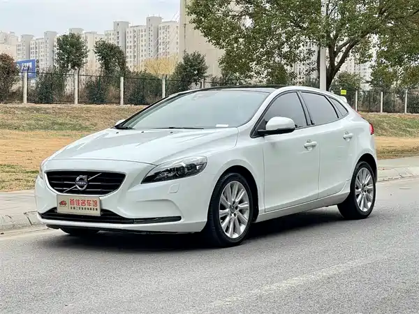 Volvo V40 2015