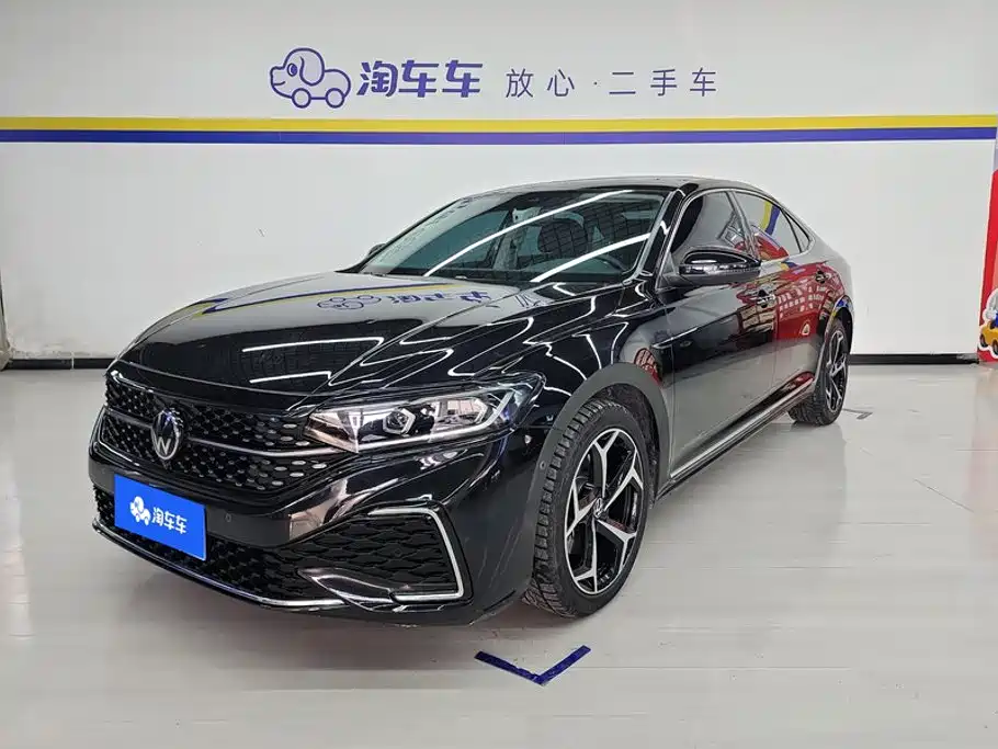 Volkswagen Passat 2024