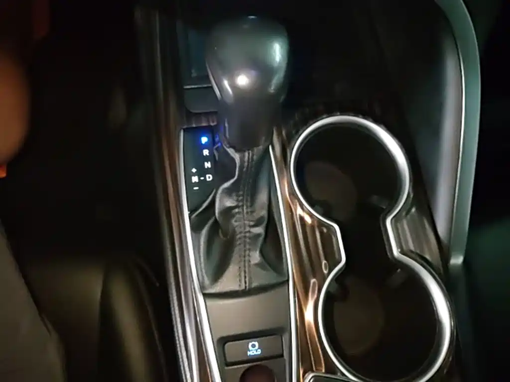 Toyota Camry 2020 — фото 14
