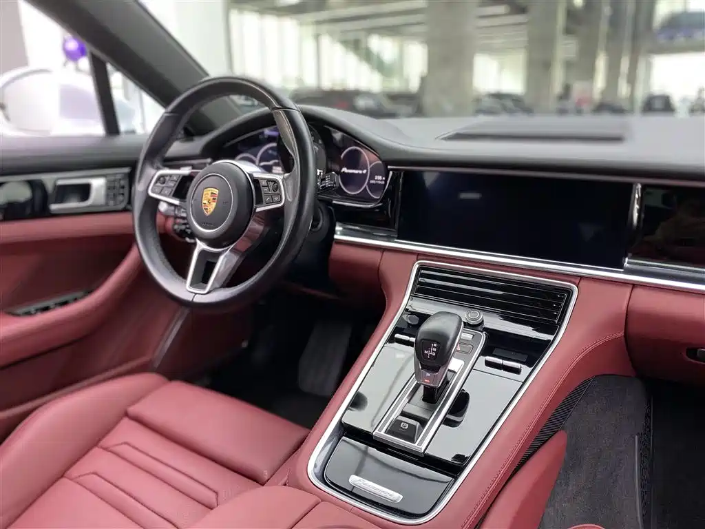 Porsche Panamera 2019 — фото 11