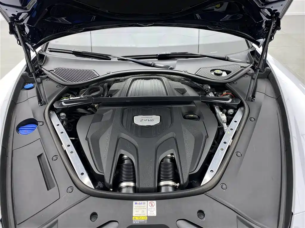 Porsche Panamera 2019 — фото 26
