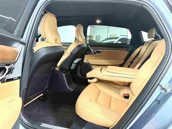 Volvo S90 Plug-In Hybrid 2018