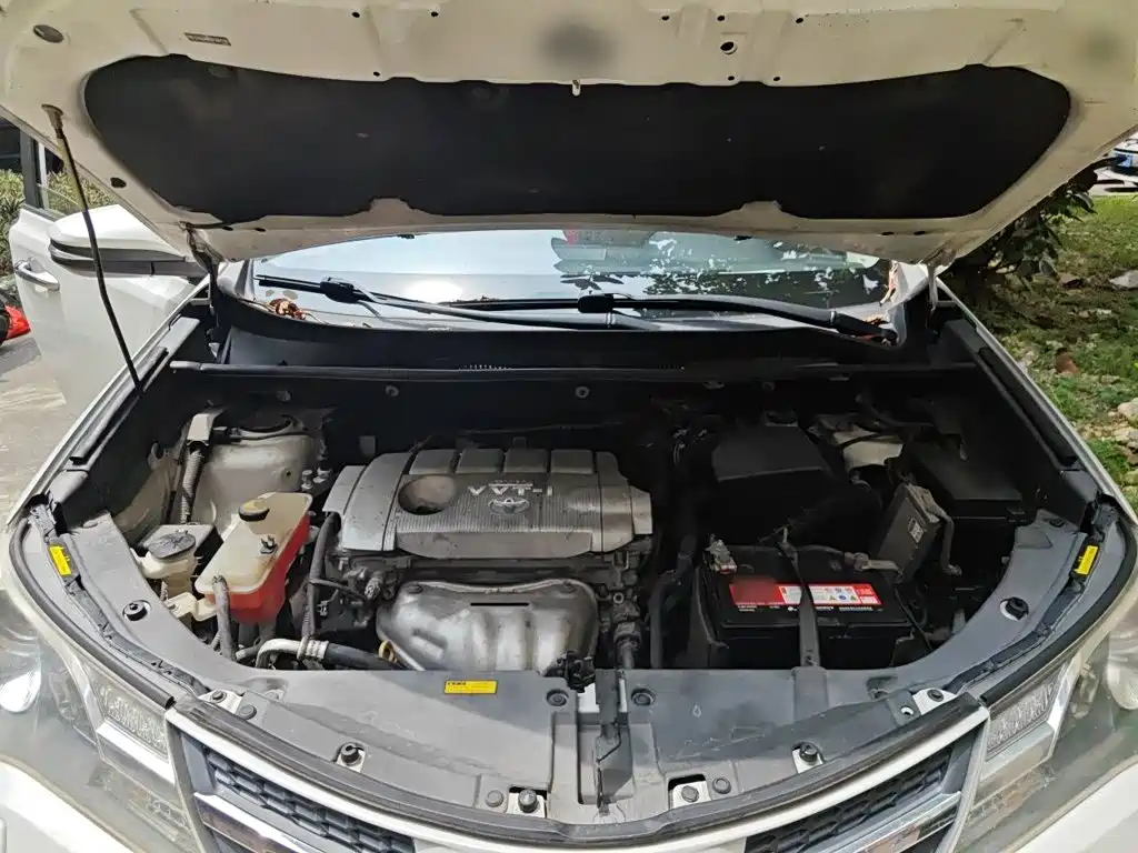Toyota RAV4 2015 — фото 16