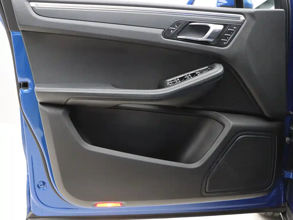 Porsche Macan 2016 — фото 16