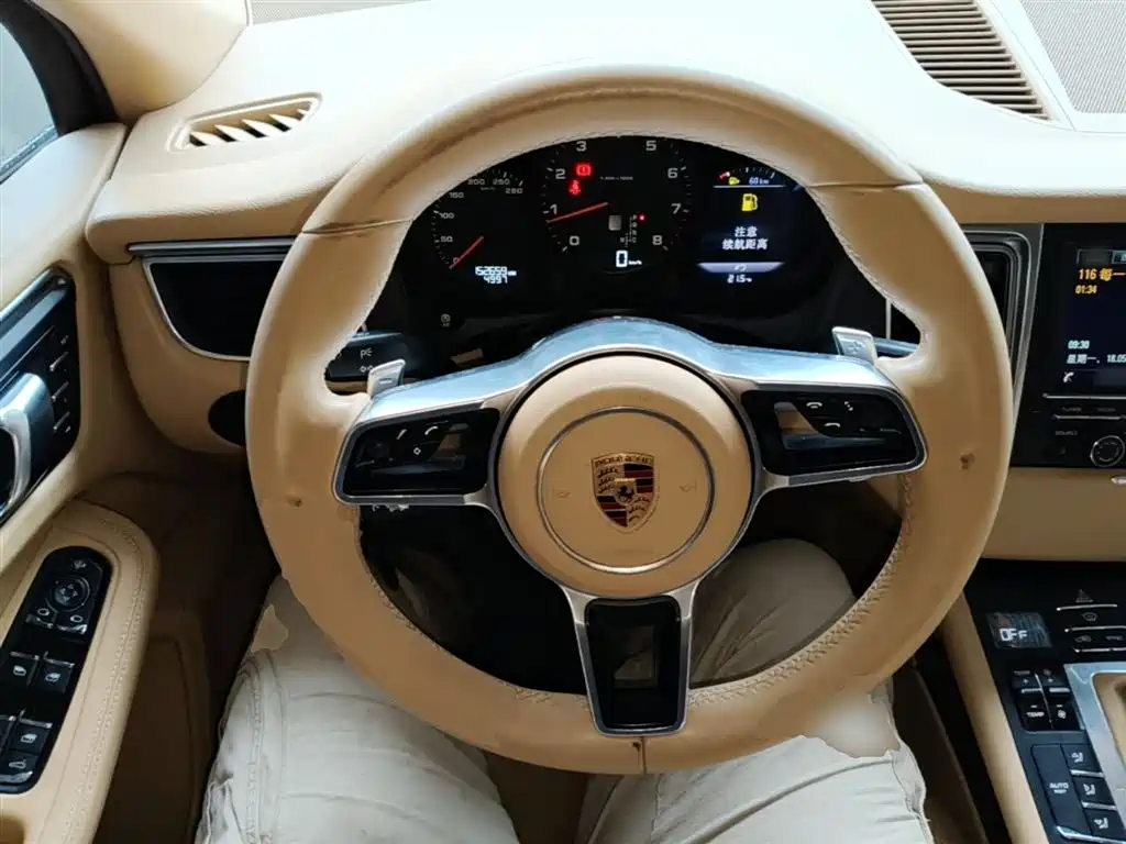 Porsche Macan 2016 — фото 11
