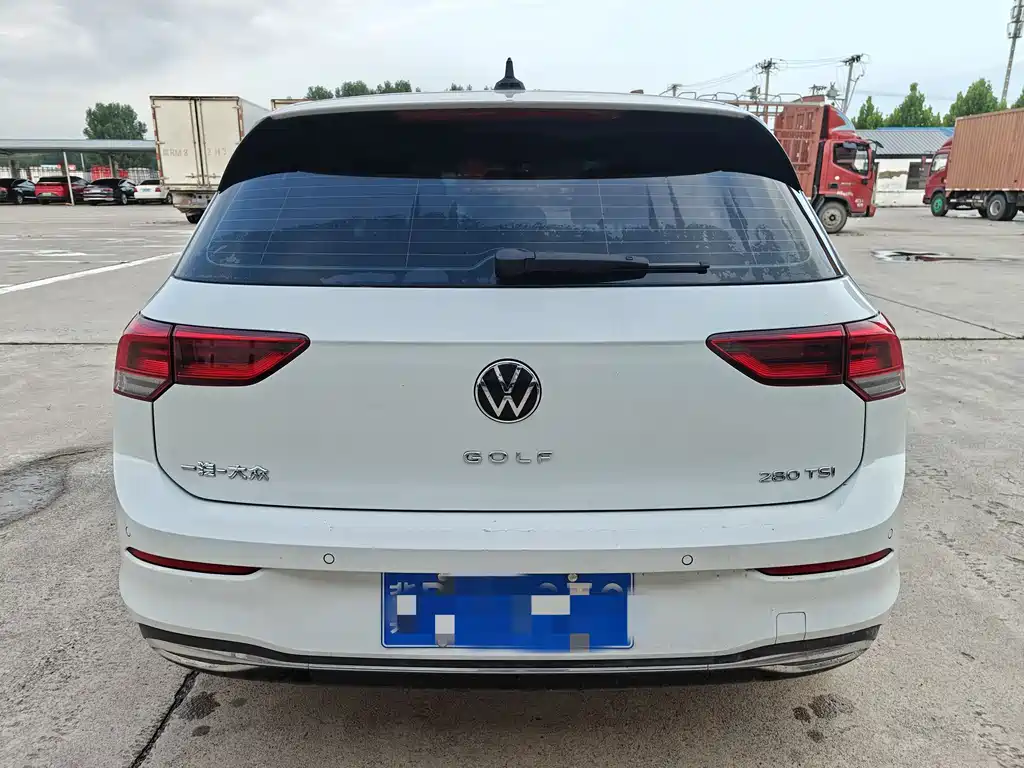 Volkswagen Golf 2024