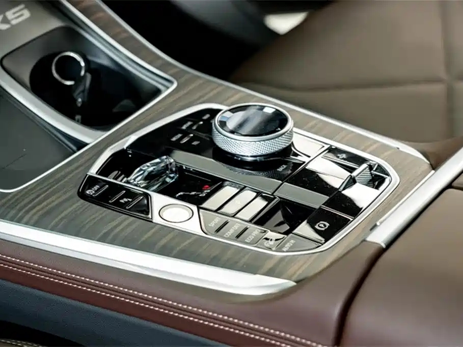 BMW X5 2025 — фото 12