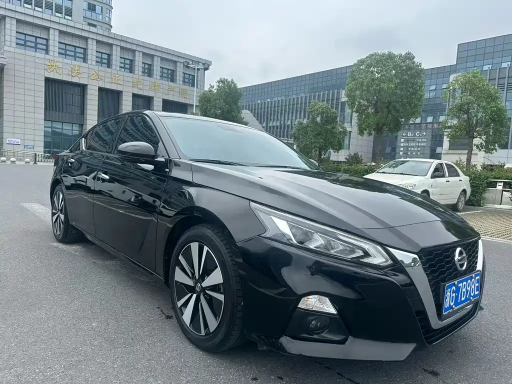 Nissan Teana 2022