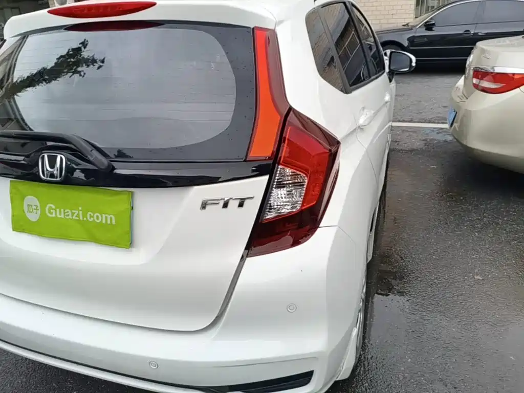 Honda Fit 2018 — фото 8