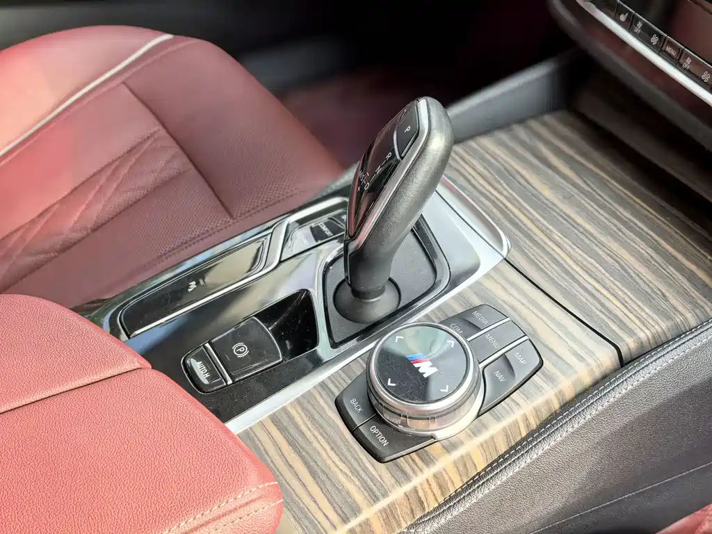 BMW 5 Series 2021 — фото 17