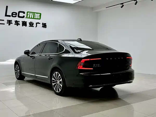 Volvo S90 2024