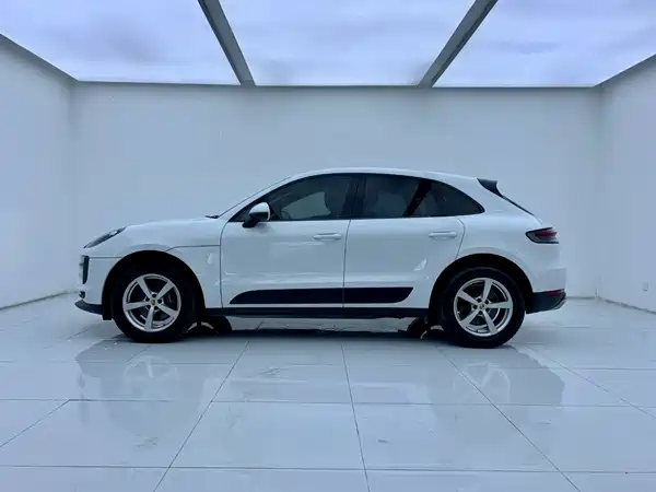 Porsche Macan 2021