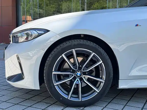 BMW 3 Series 2025
