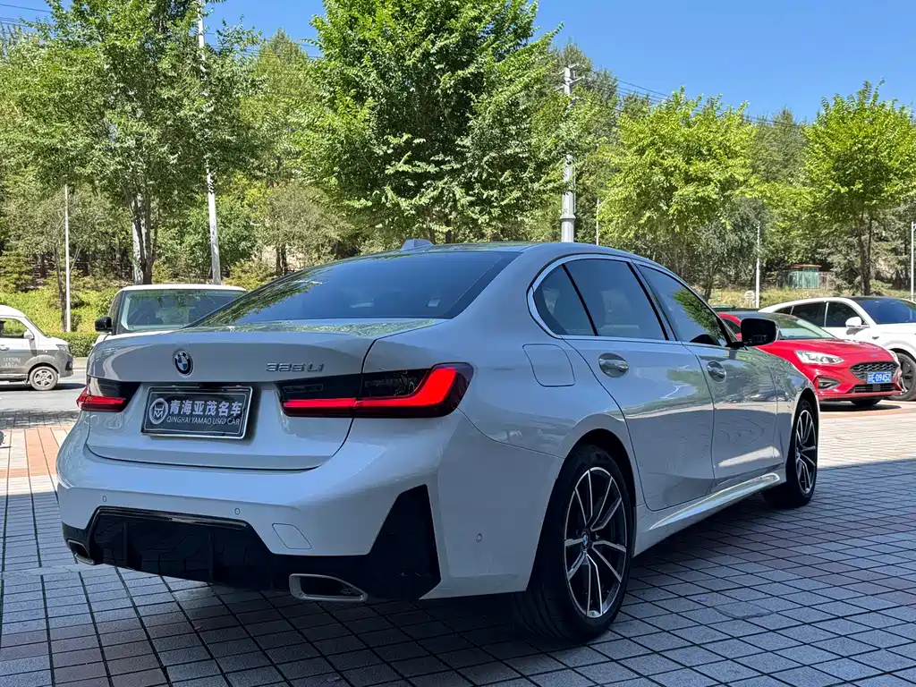 BMW 3 Series 2025 — фото 13