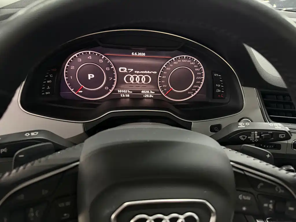 Audi Q7 2019 — фото 6