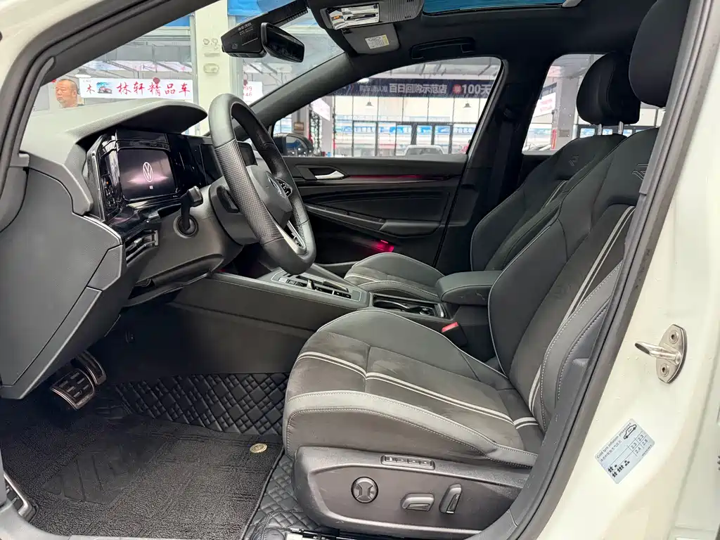 Volkswagen Golf 2023