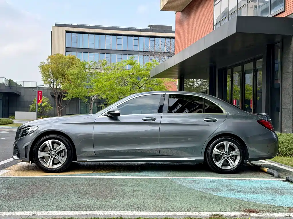 Mercedes-Benz C-Class 2019 — фото 4