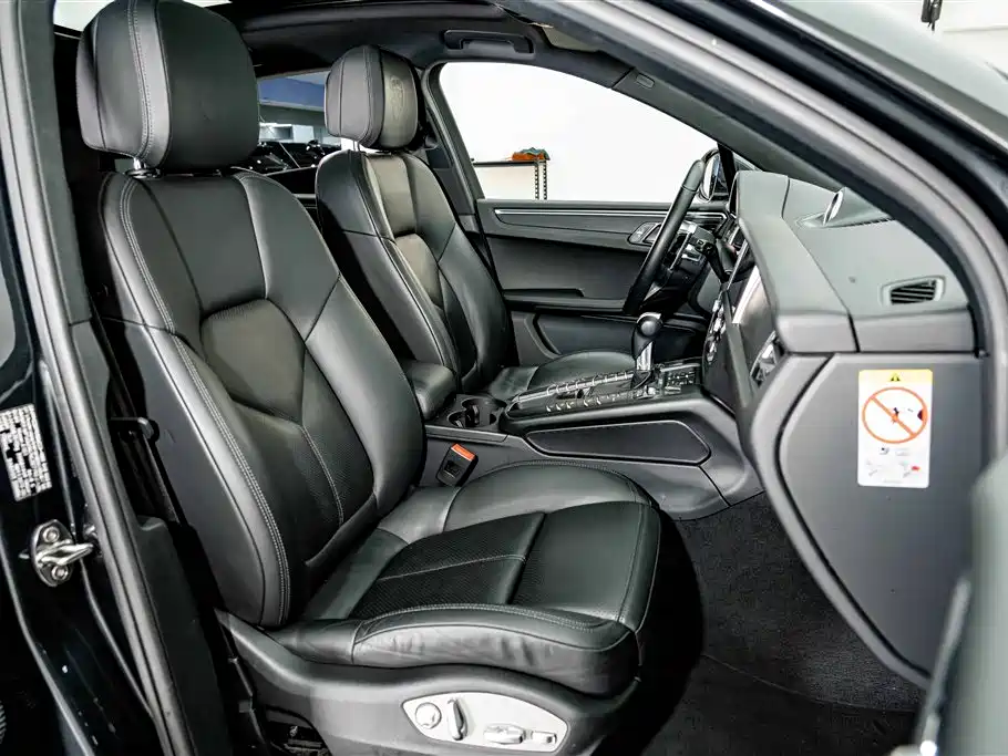 Porsche Macan 2019 — фото 19