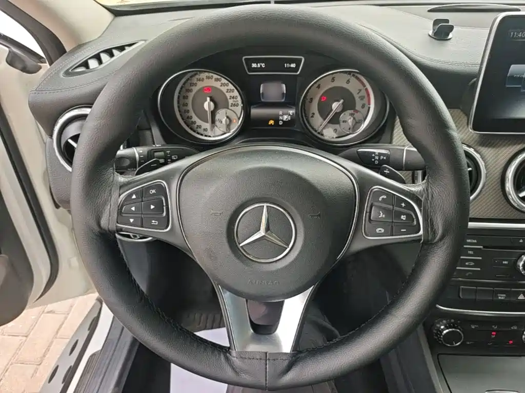 Mercedes-Benz GLA 2016 — фото 11