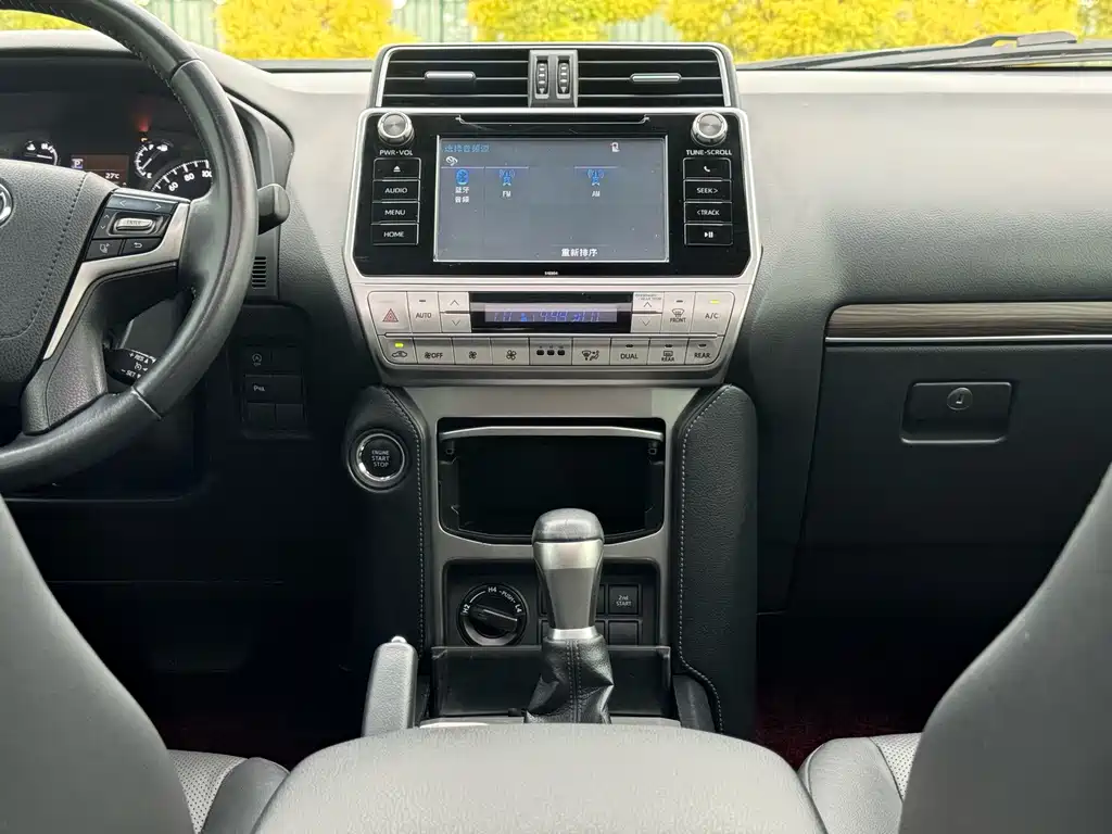 Toyota Prado 2019 — фото 13