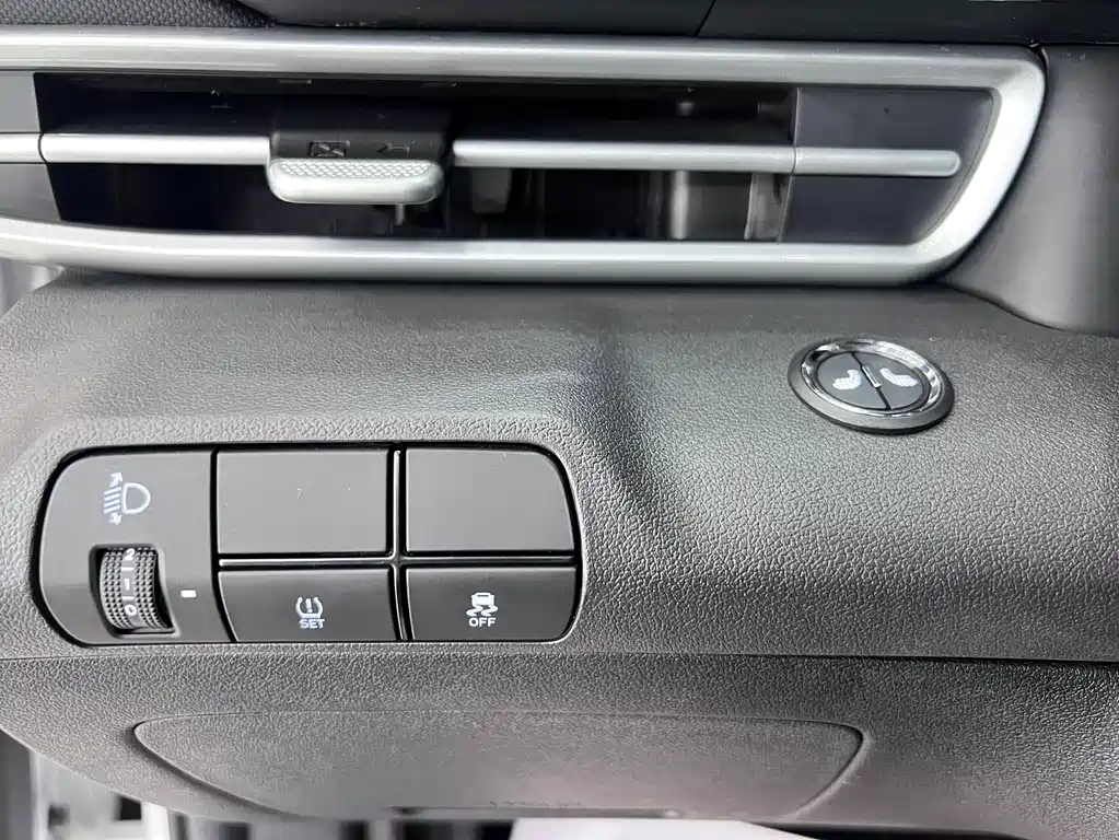 Hyundai Elantra 2023 — фото 14