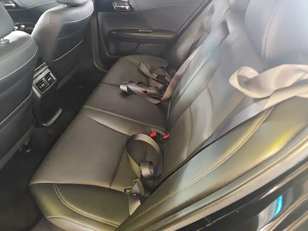 Honda Accord 2017 — фото 17