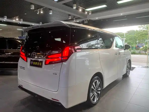 Toyota Alphard 2018