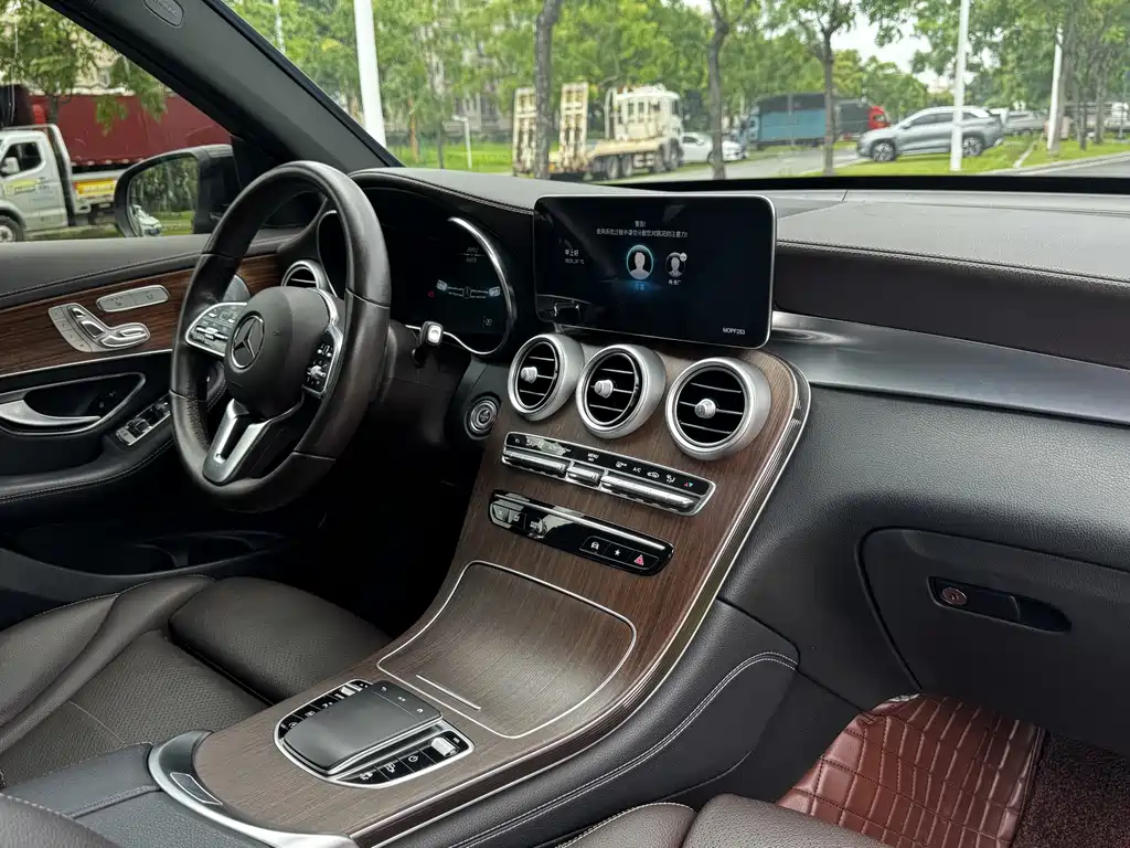 Mercedes-Benz GLC 2021 — фото 14