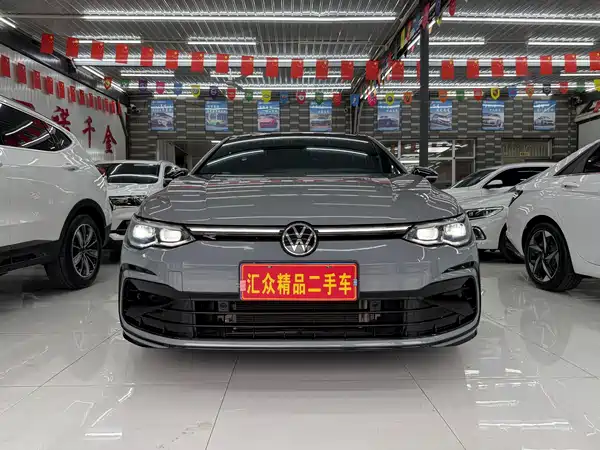 Volkswagen Golf 2024